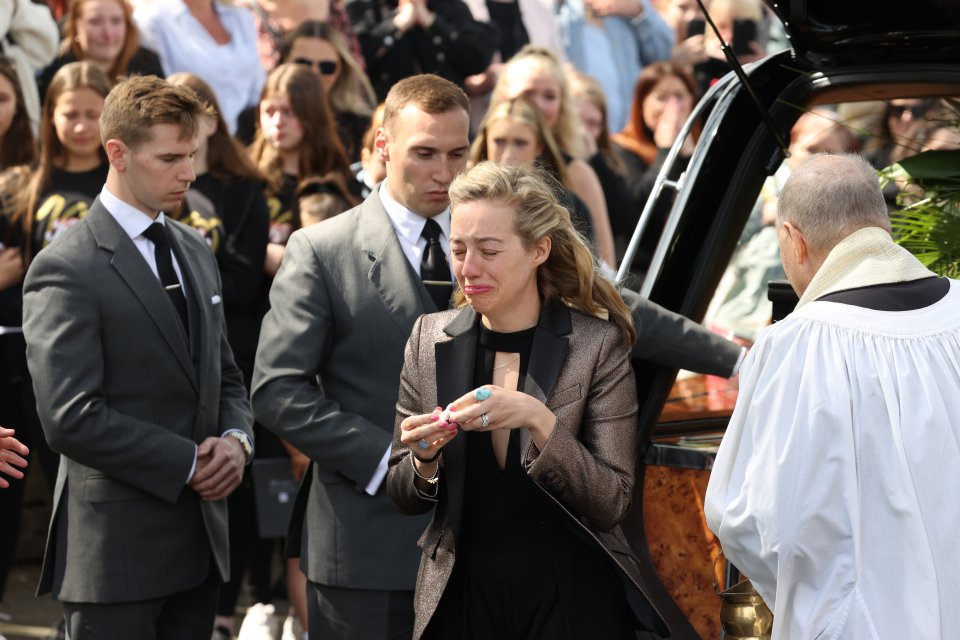 Broken-hearted Kelsey sobbed at the funeral of her husband in tragic scenes