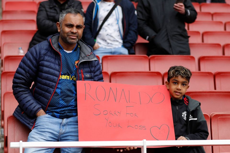 Fans of both teams at the Emirates paid tribute to Ronaldo