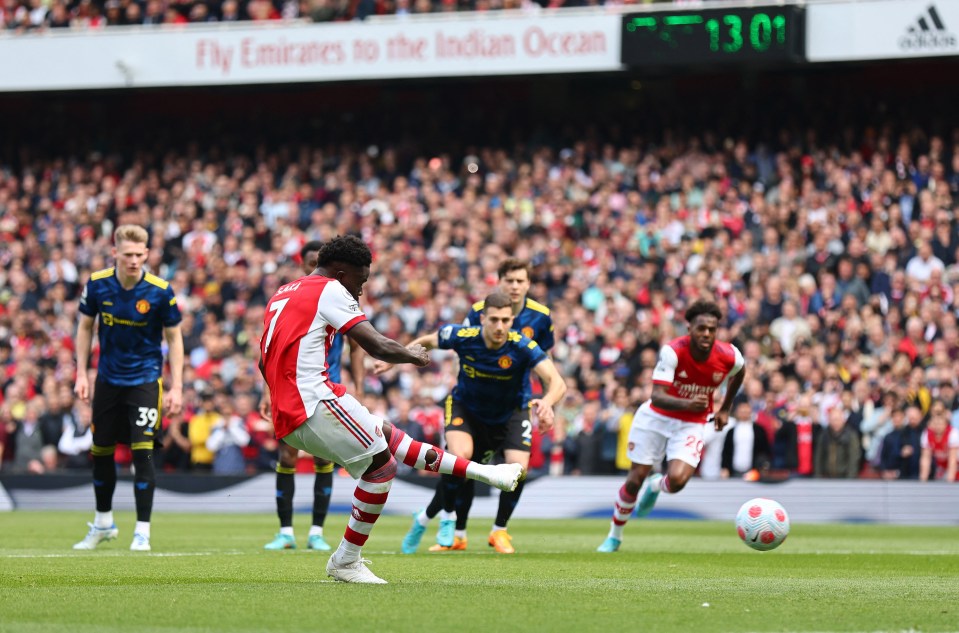 Bukayo Saka converts from the spot