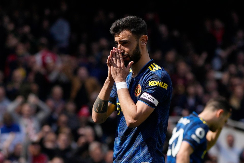 Bruno Fernandes rues his penalty miss