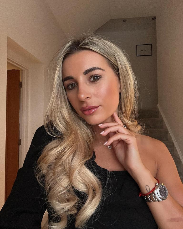 The mum-of-one also shared a stunning selfie with fans