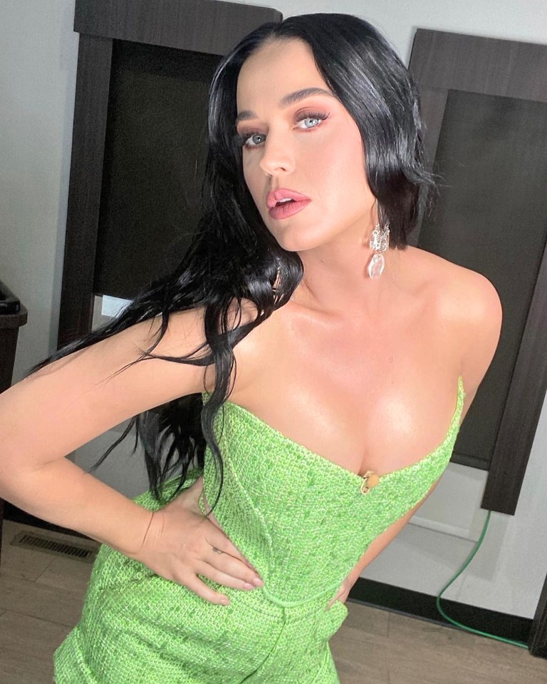 Katy Perry donned this fetching lime green ­number as she posed backstage at American Idol