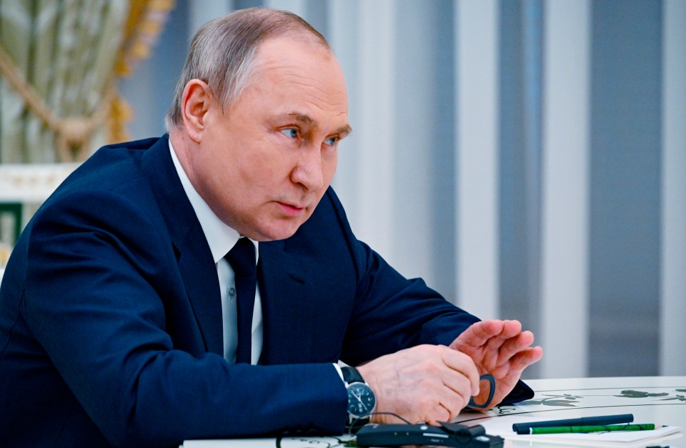 Vladimir Putin could be preparing to use nukes in Ukraine