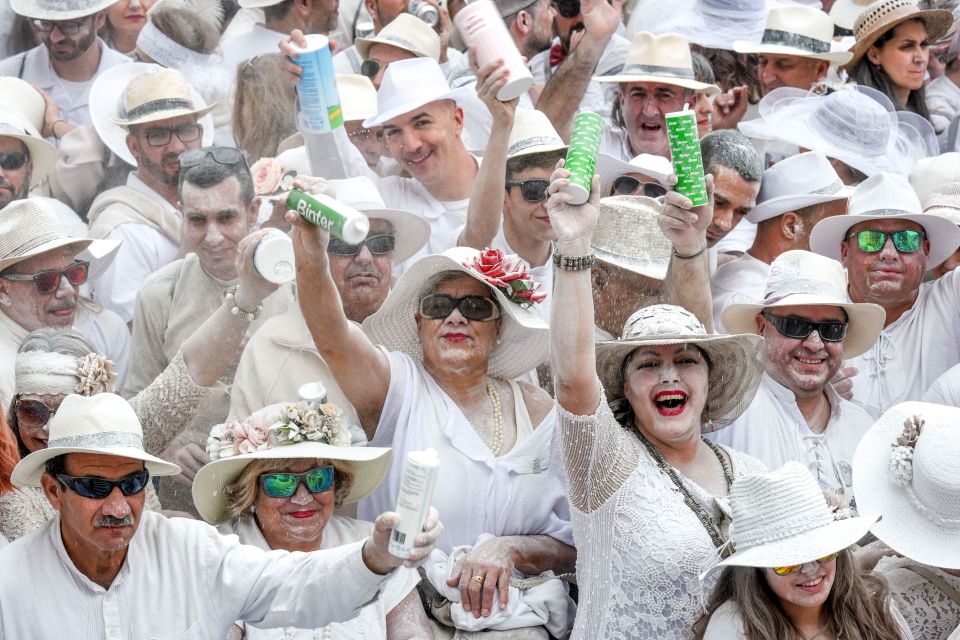 In February or March the quirky Los Indianos Festival sees locals dress in white and daub each other in talcum powder