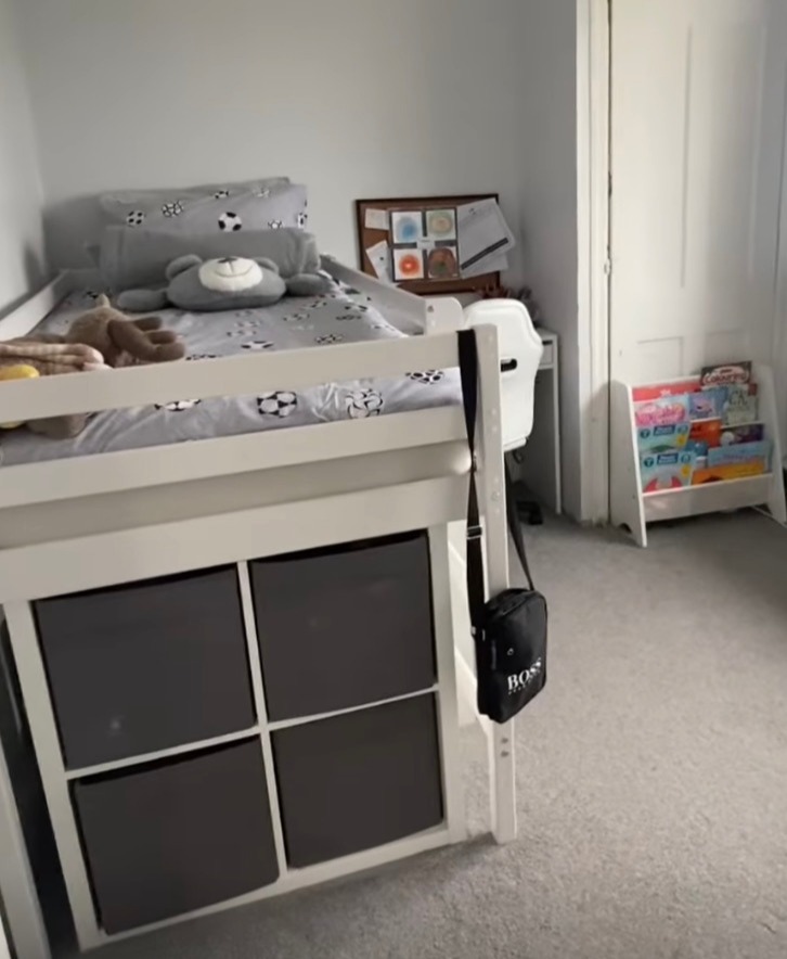 Laura manages to keep her kid's rooms spotless too