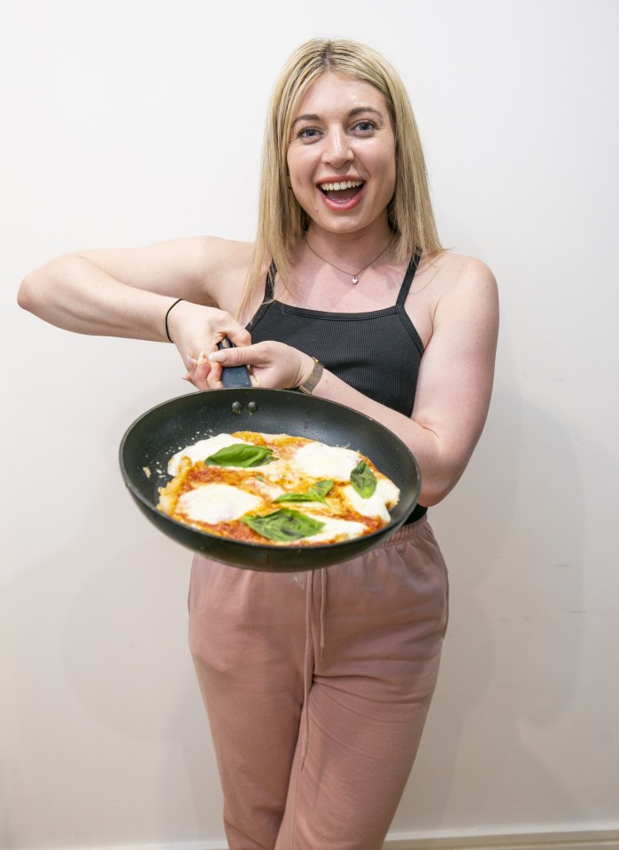 She even made a Pizza Hut Margherita (badly) for £2