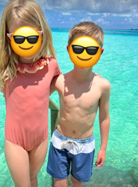 Laura is on holiday with her kids