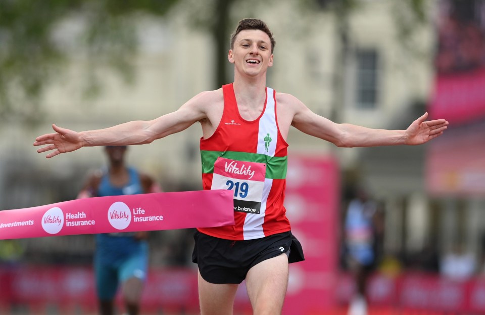 Ellis Cross pulled off a surprising victory over four-time Olympic champion Mo Farah