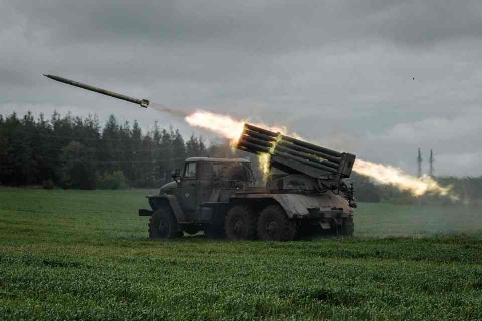 Ukrainians hammered Russian positions in Donetsk with 60 Grad rockets and 17 shells in 30 minutes yesterday