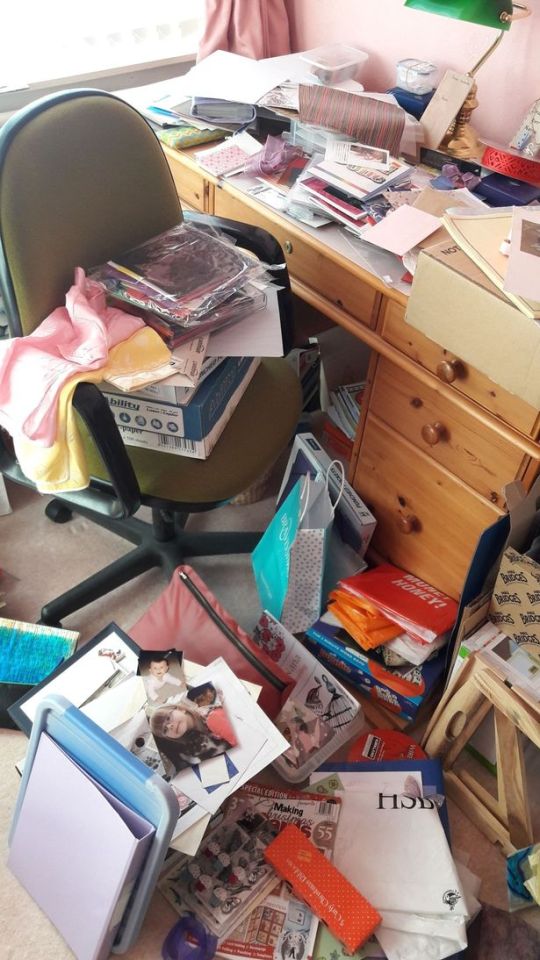 The mum-of-two helped clear piles of papers from this desk