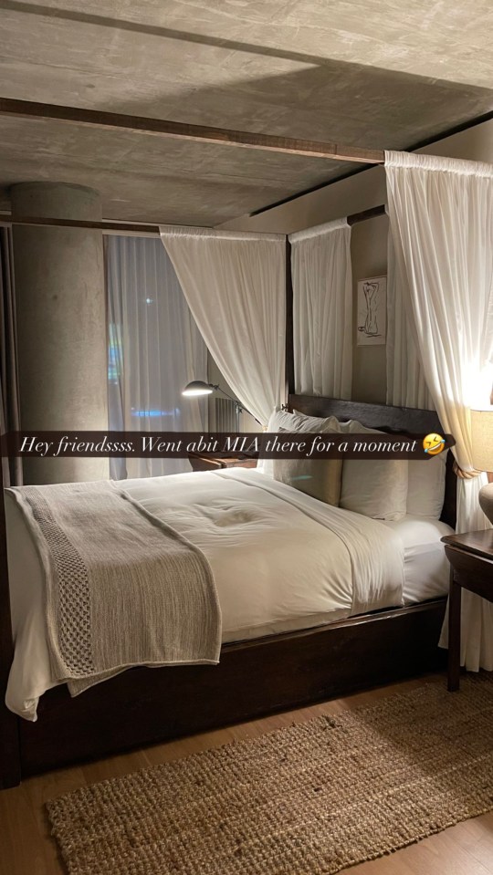 Their hotel room includes a luxurious four poster bed