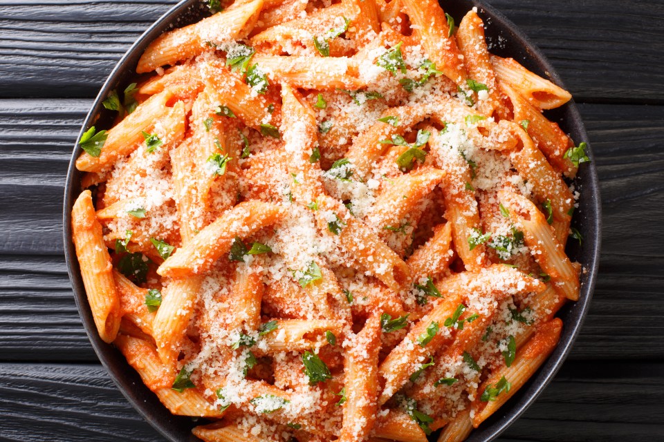 This roasted red pepper pasta sauce is quick and easy to make