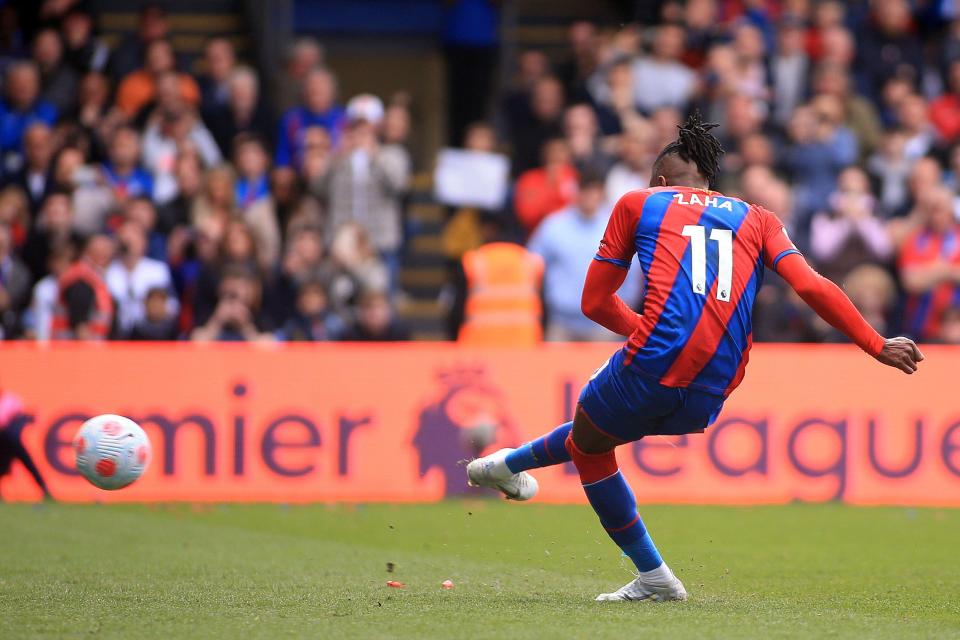 Wilfried Zaha converts from the spot