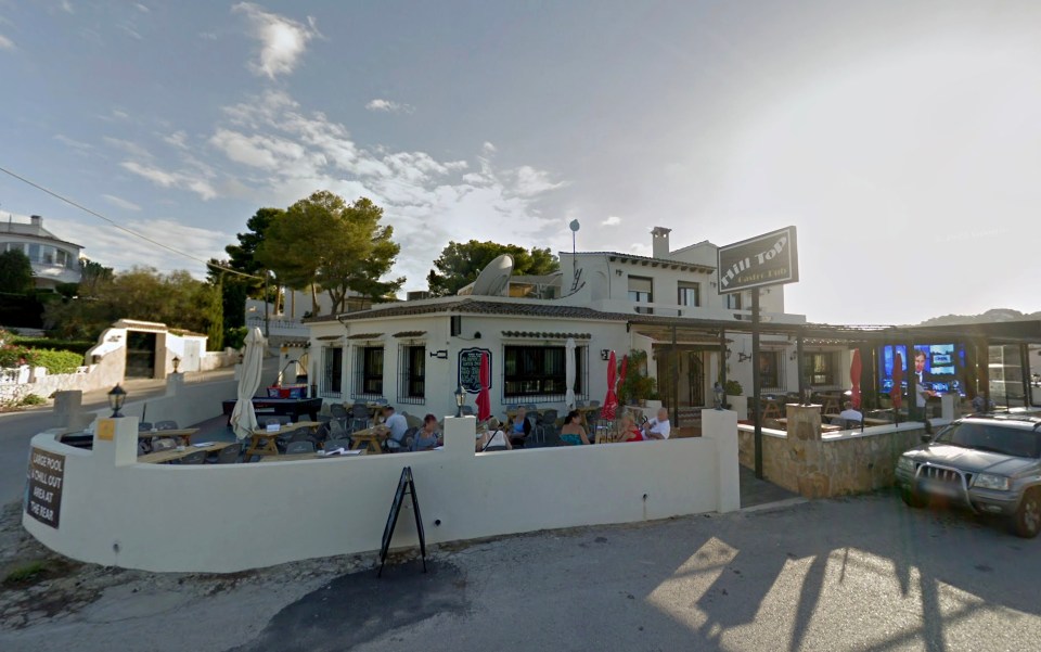 A Brit woman has died in a restaurant in Costa Blanca