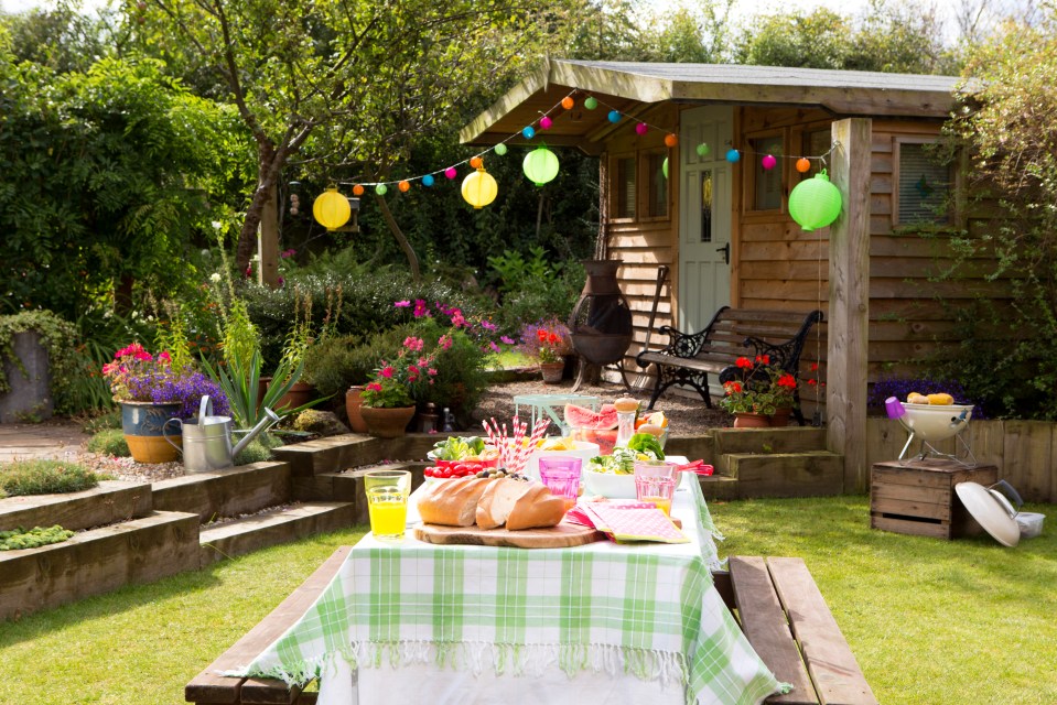 An outdoor expert has given her top tips for making a colourful outdoor space this summer