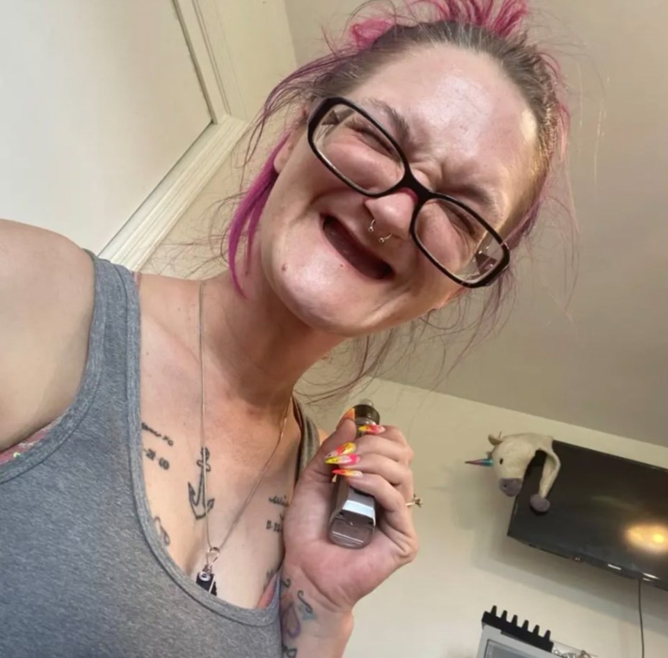 The 31-year-old lost all her teeth as a result of a drug addiction