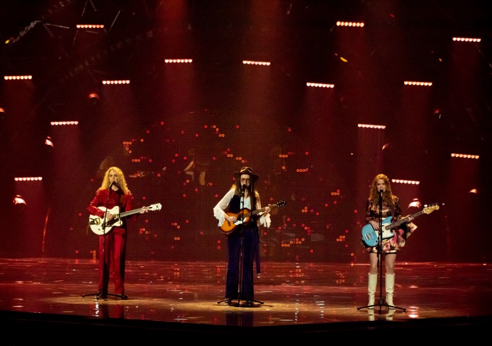 Representing Iceland in the Eurovision is the band Systur