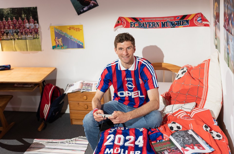  Bayern shared pictures of Muller in his childhood bedroom when he signed a new deal