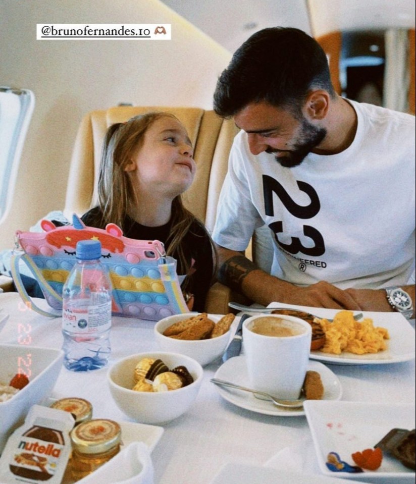 Bruno Fernandes enjoyed a huge breakfast with his daughter as they jetted away on holiday