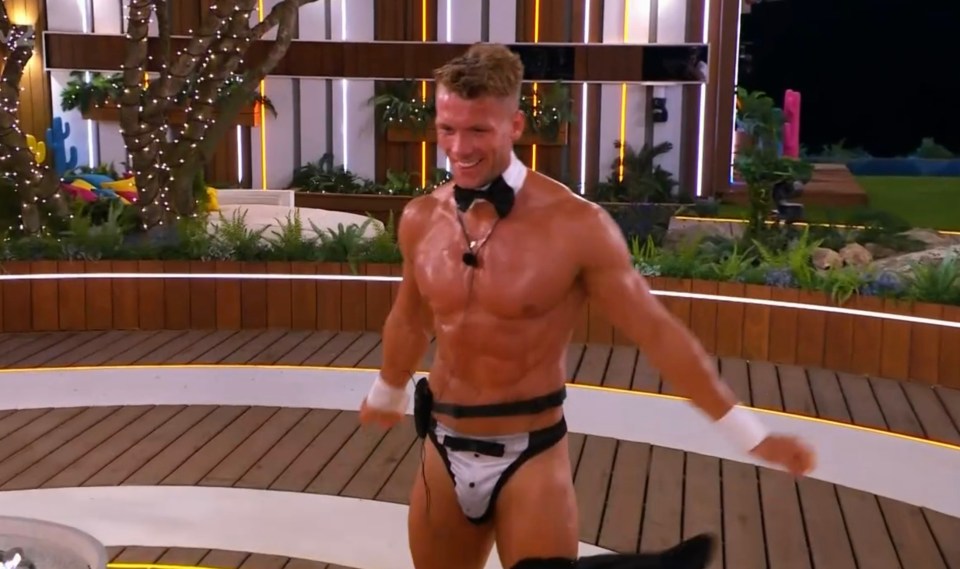 Love Island fans were left cringing at Charlie's performance on last night's challenge