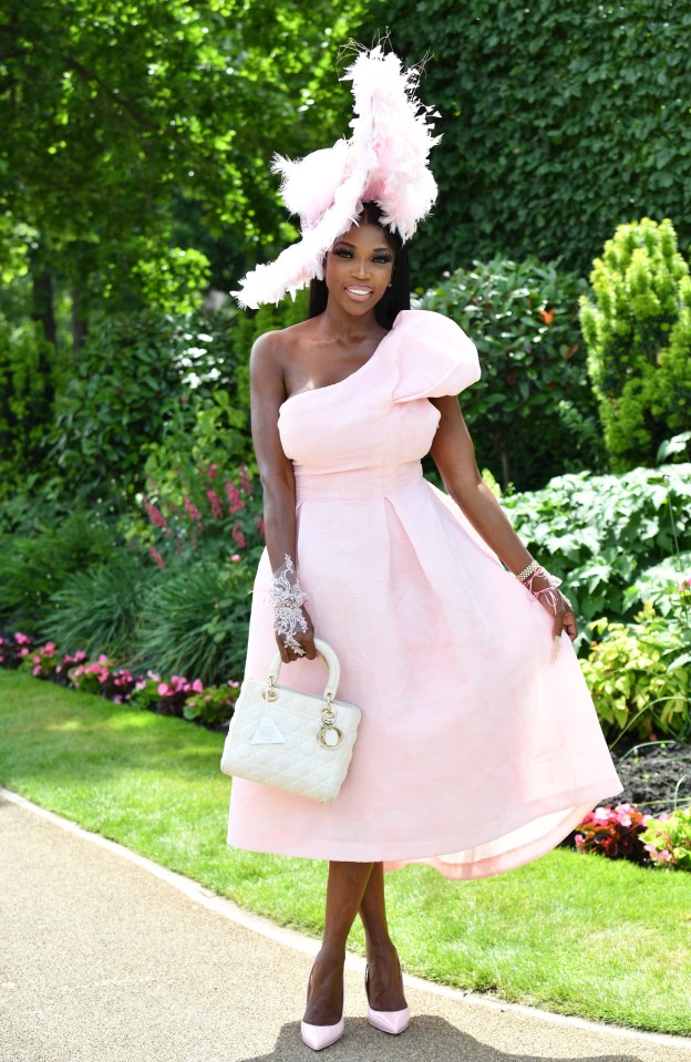 This beautiful, pastel-hued outfit stood out at the racecourse for all the right reasons