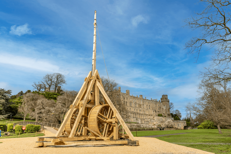  Britain's biggest siege machine is back at Warwick Castle