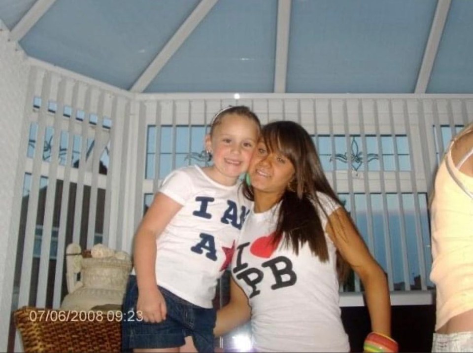 Ellie Louise Leach and Brooke Vincent in a throwback from 2008