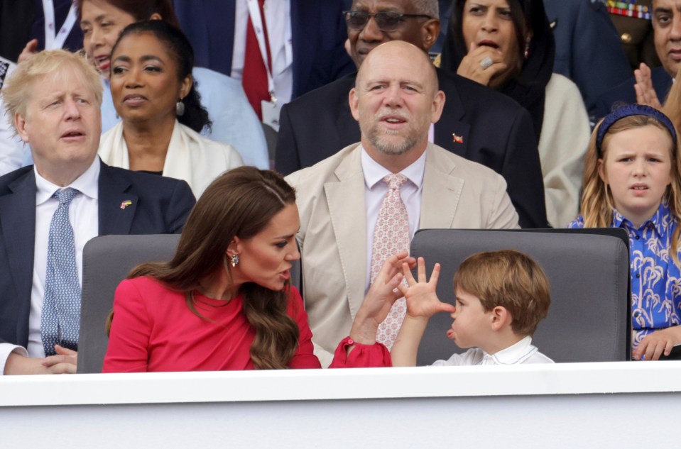 A professional lip reader has revealed what Kate Middleton said to Prince Louis when he started to throw a tantrum at the Jubilee Pageant