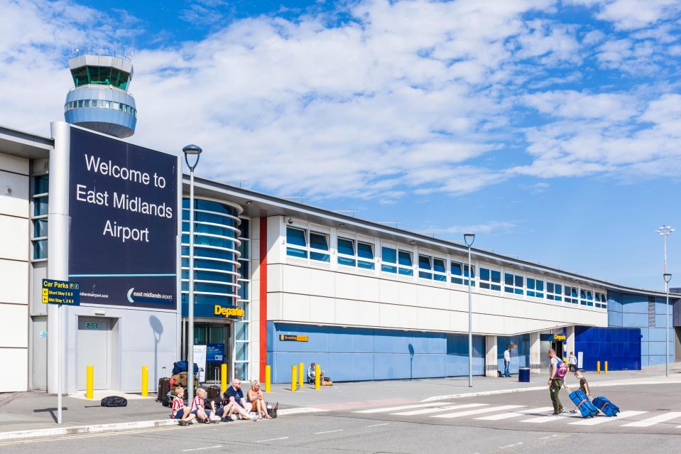 A runway at East Midlands Airport was shut for an hour