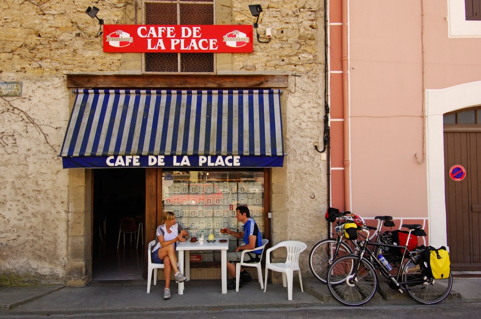 A relaxed cuppa, French style