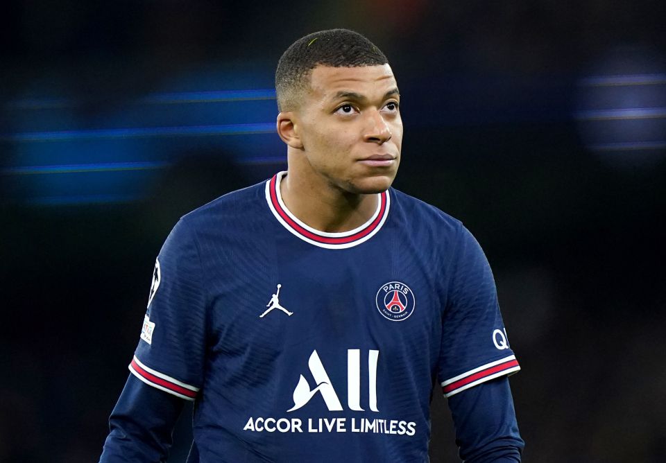 Kylian Mbappe snubbed Real Madrid to stay at PSG last month