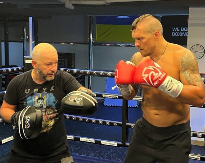 Oleksandr Usyk is in training for his rematch with AJ