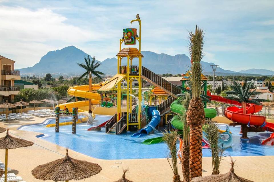 The Hotel Albir Garden Resort and Aquapark features three swimming pools, including  one with a whirlpool