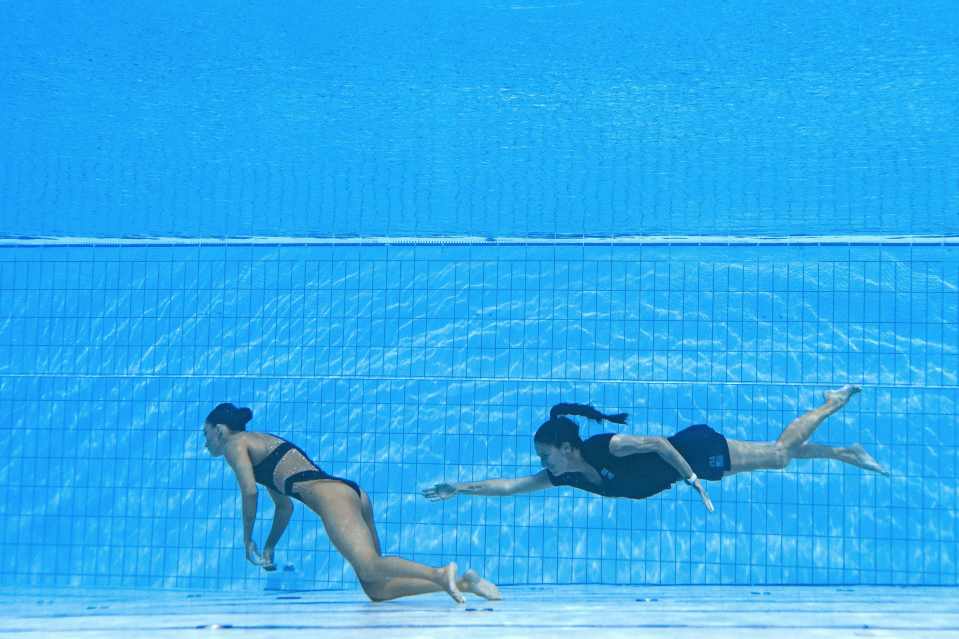 Heroic coach Andrea Fuentes saved US synchronised swimmer Anita Alvarez after she fainted in the pool