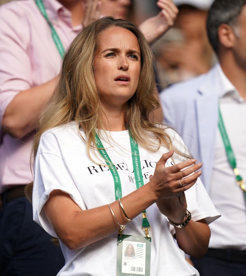 Kim Murray was seen cheering on her husband Andy yesterday, sporting Deborah James' Rebellious Hope T-shirt