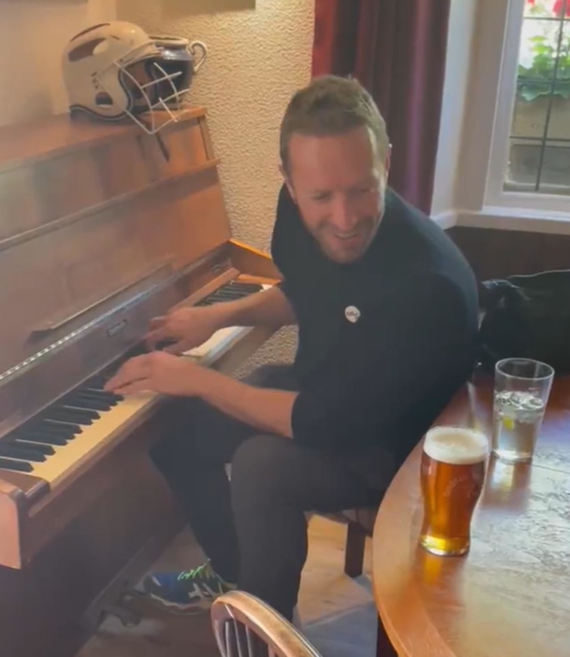 Chris Martin at the piano at the Stag Inn