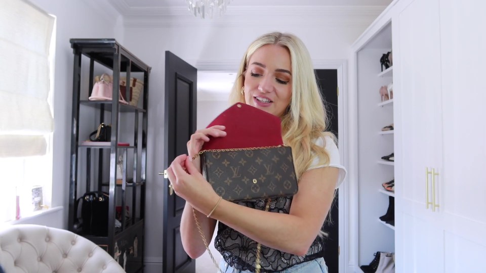 Fashion pro Alex shows how you can make your bag chain shorter