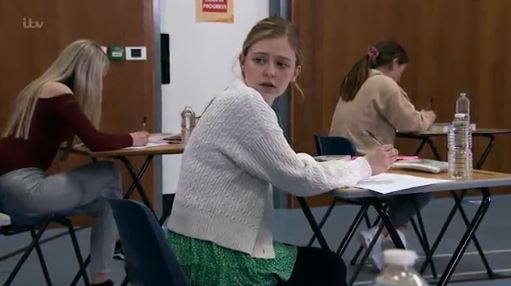 Summer went to her final exam during last night's Corrie instalment