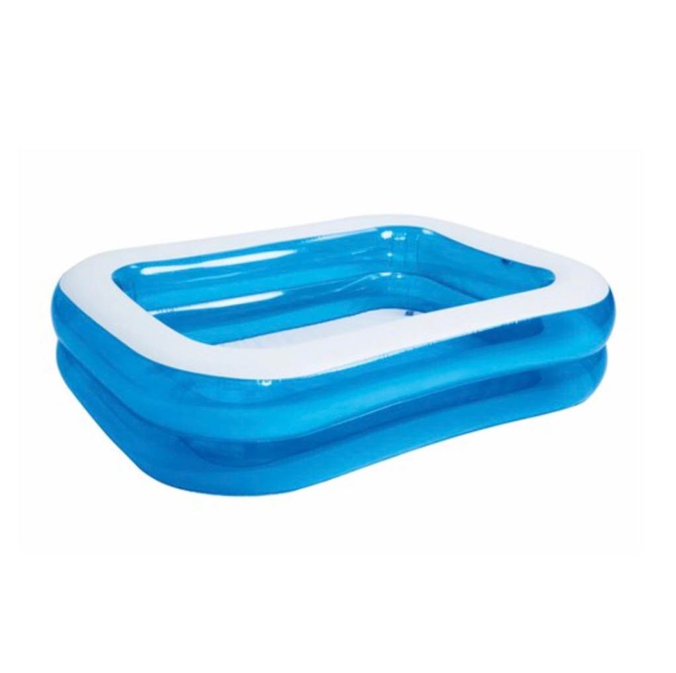 This paddling pool features wide, side walls