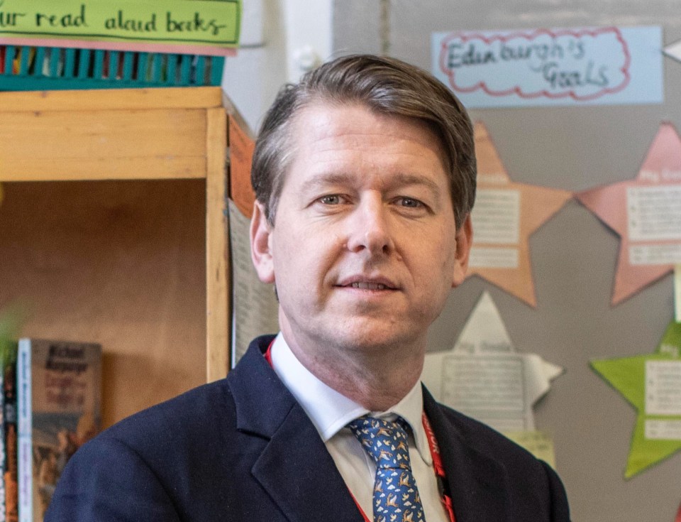 Schools minister Robin Walker quit government at 9.43am this morning