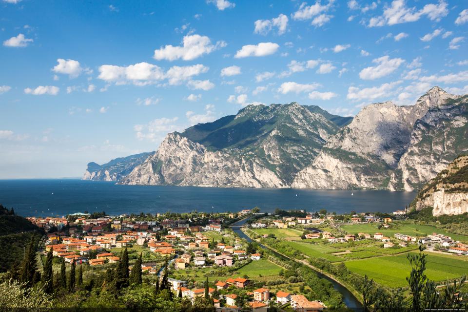 Is it a short drive to Lake Garda's beautiful town of Riva Del Garda