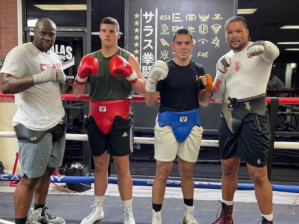 Jonnie Rice, far left, in the gym with Joe Joyce