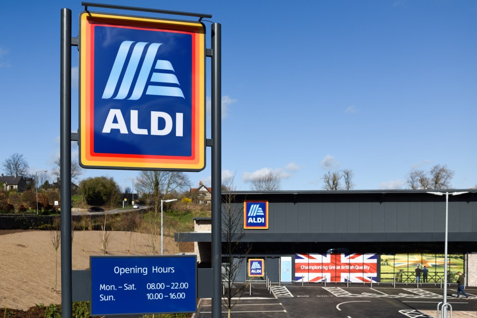 Aldi is to give workers a second pay rise this September