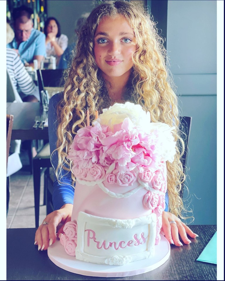 Princess was treated to a very chic birthday cake by Peter's cousin