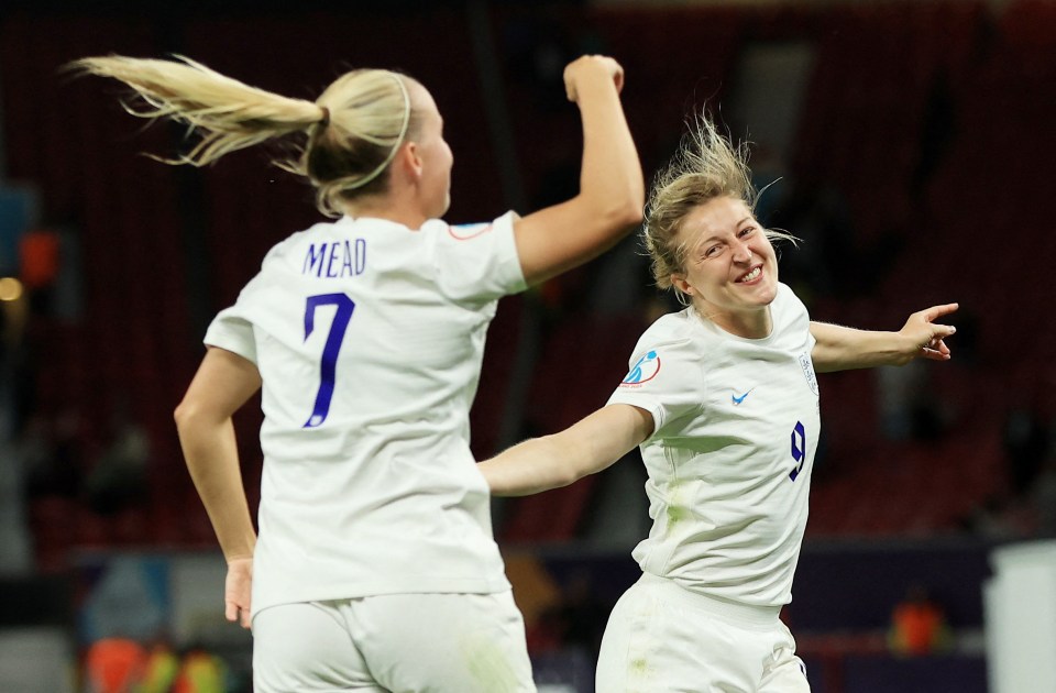 Mead has told England's all-time top scorer Ellen White she's gunning for her record