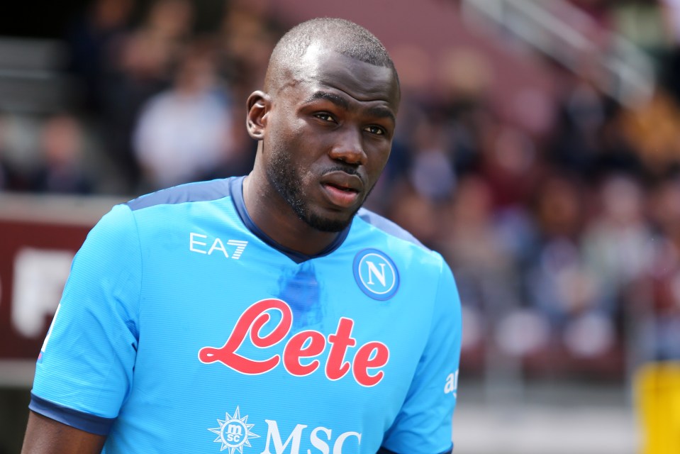 Kalidou Koulibaly is jetting to London and will undergo his Chelsea medical on Thursday