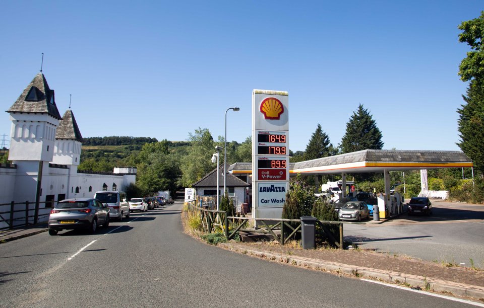 Motorists have been flocking to a petrol station in Devon where unleaded fuel is selling at 164.9p per litre