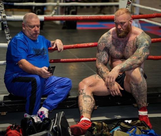 Boxing coach Billy Nelson pictured with Hafthor Bjornsson