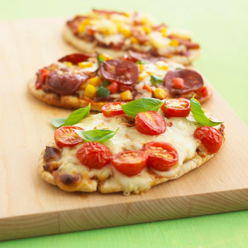 A pitta bread pizza has only 280 calories while a takeaway pizza has 900