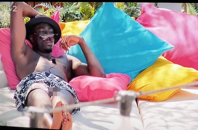 Deji gave viewers more than they bargained for as he lounged on a day bed